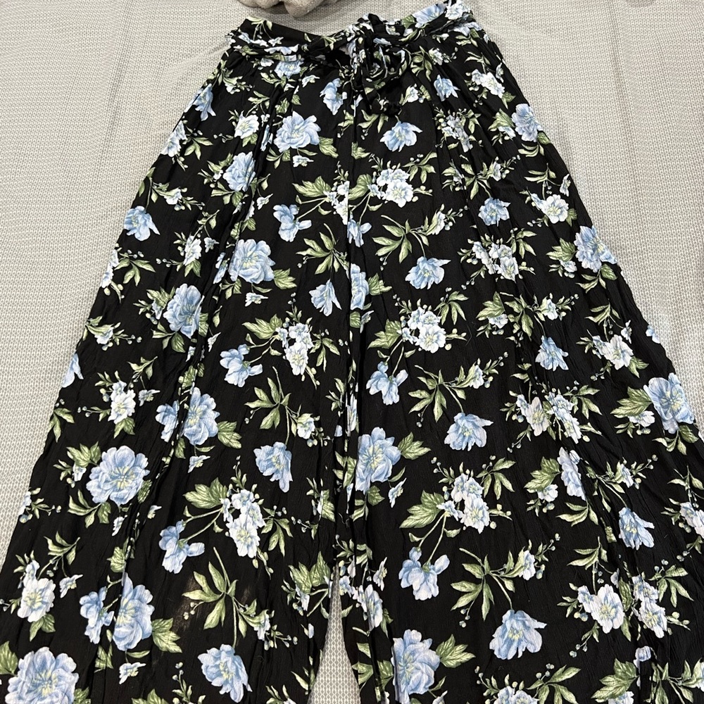American Eagle flared/open leg pants